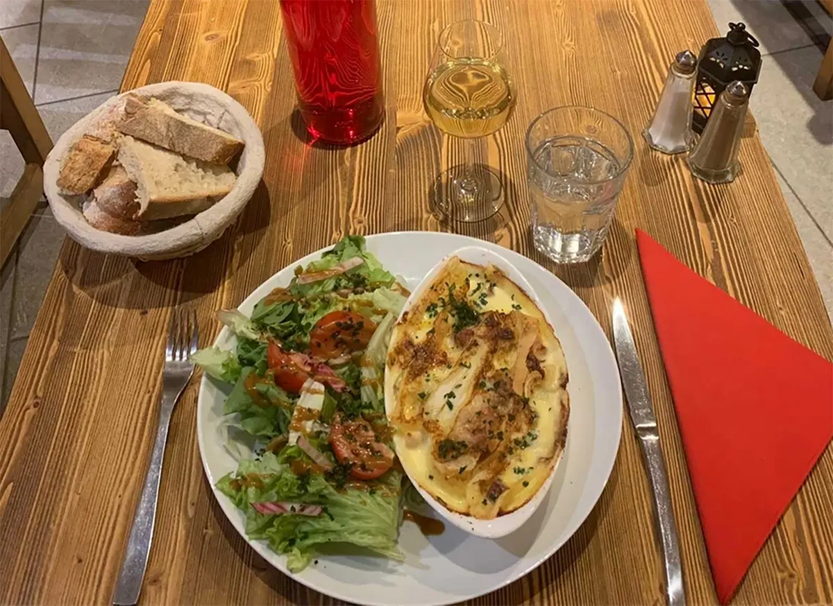 Restaurant Le Refuge Des Loups